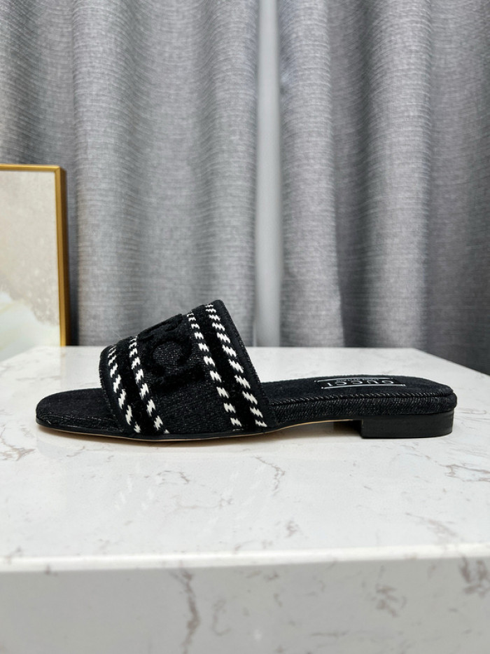 GUC* SLIPPERS DR258-090