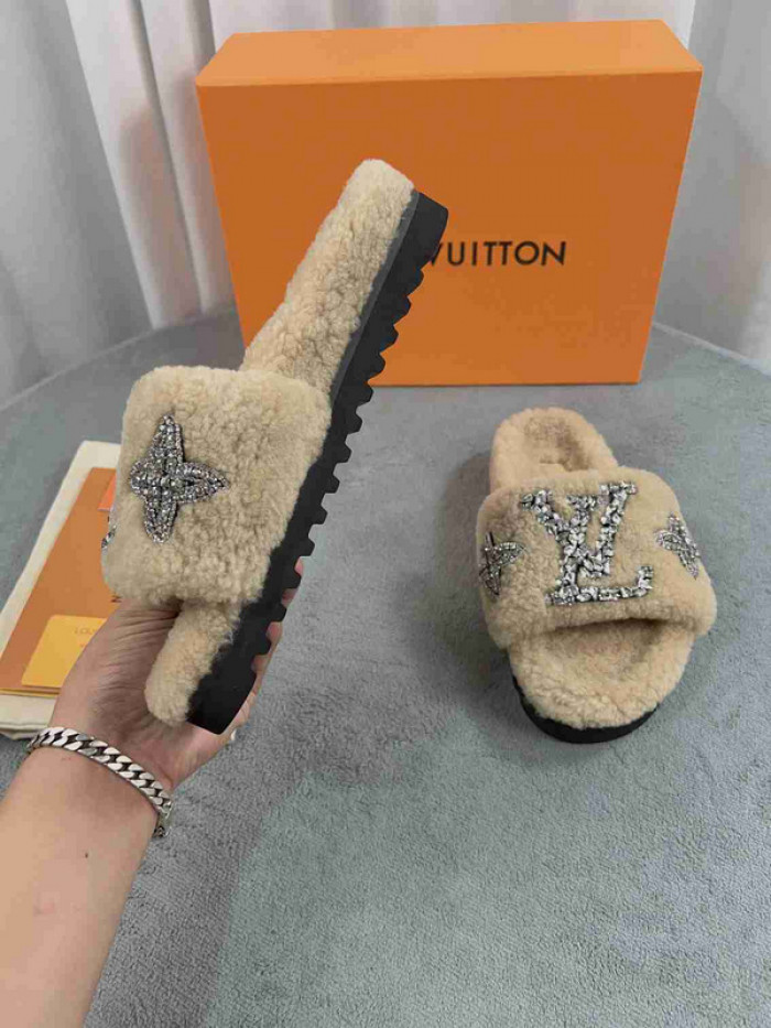1*V SLIPPERS 11V0107-010