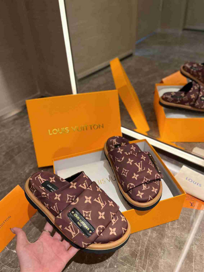 1*V SLIPPERS 11V0107-015
