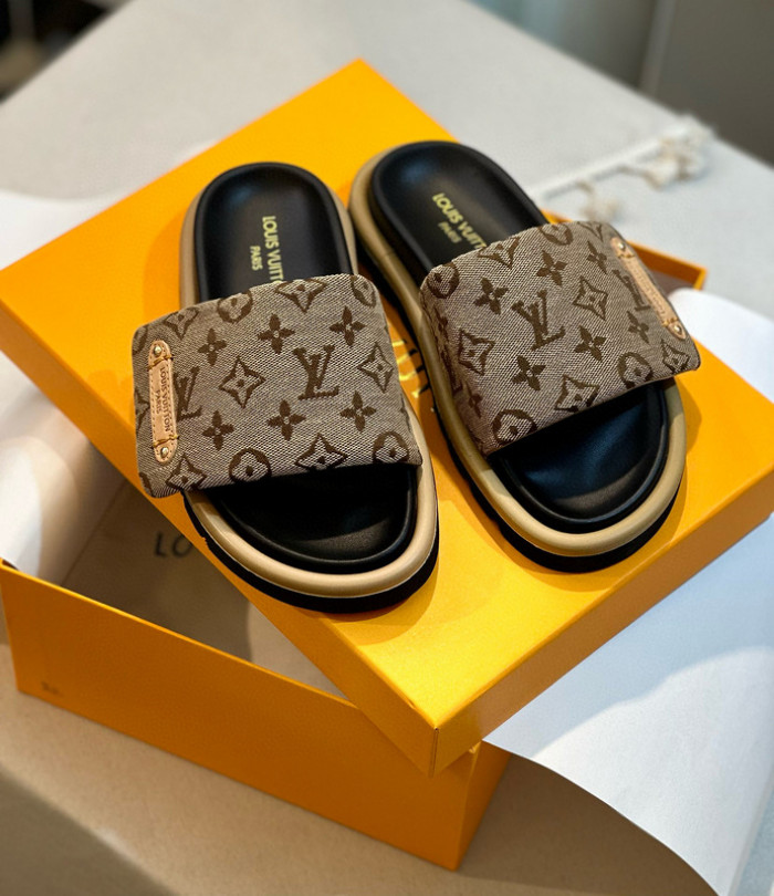 1*V SLIPPERS 11V0107-053