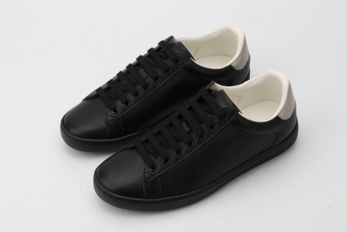 gucc ace embroidered low-top sneaker 431942a38g09064
