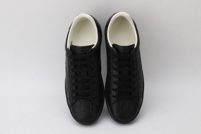 gucc ace embroidered low-top sneaker 431942a38g09065