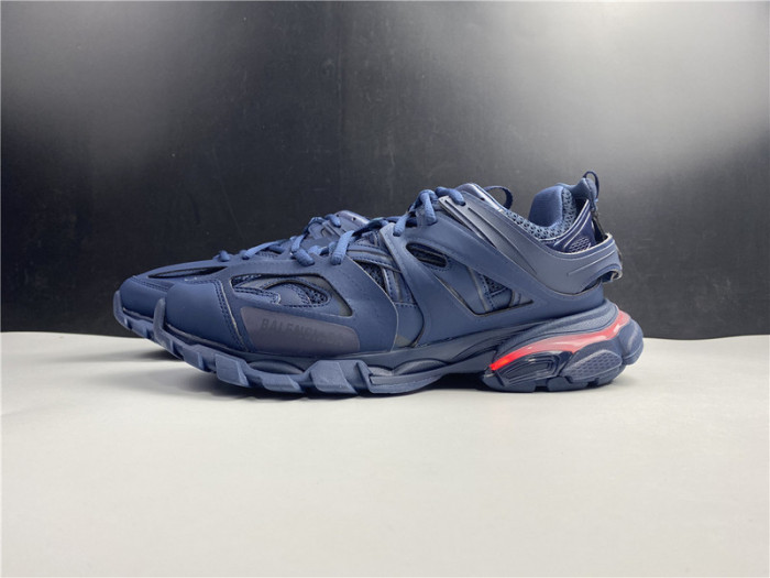 blcg track trainer dark navy lighted 542023 w2la1 4107
