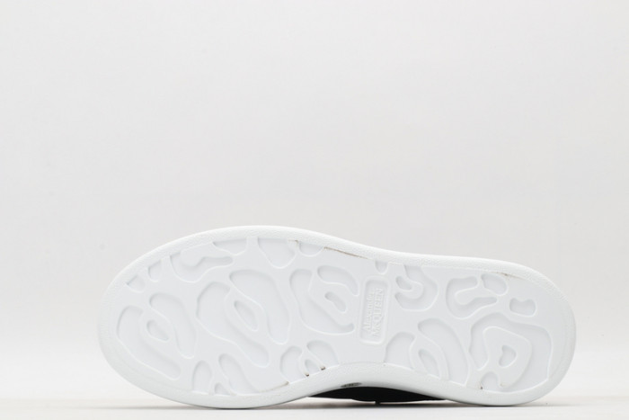 A1exa*der Mcqv*en SNEAKERS
