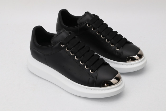 A1exa*der Mcqv*en SNEAKERS