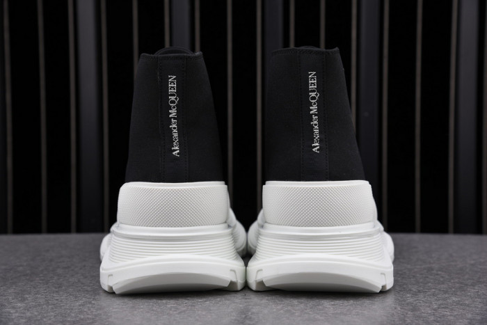 A1exa*der Mcqv*en SNEAKERS