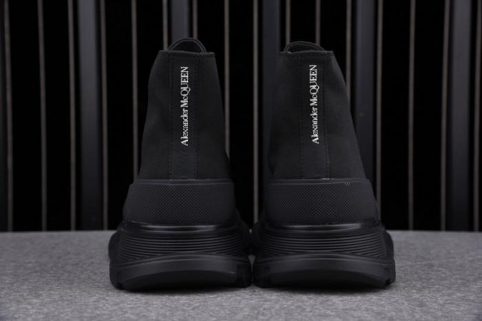 A1exa*der Mcqv*en SNEAKERS