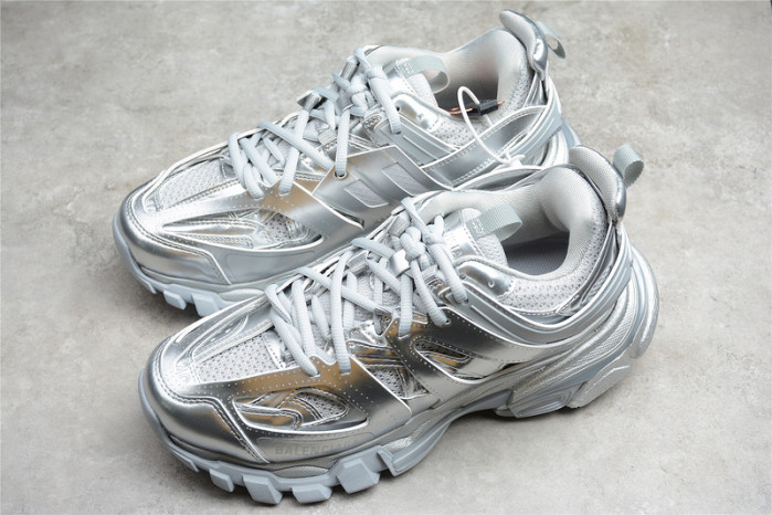 blcg track trainer full silver matllic 542023w2fs38100