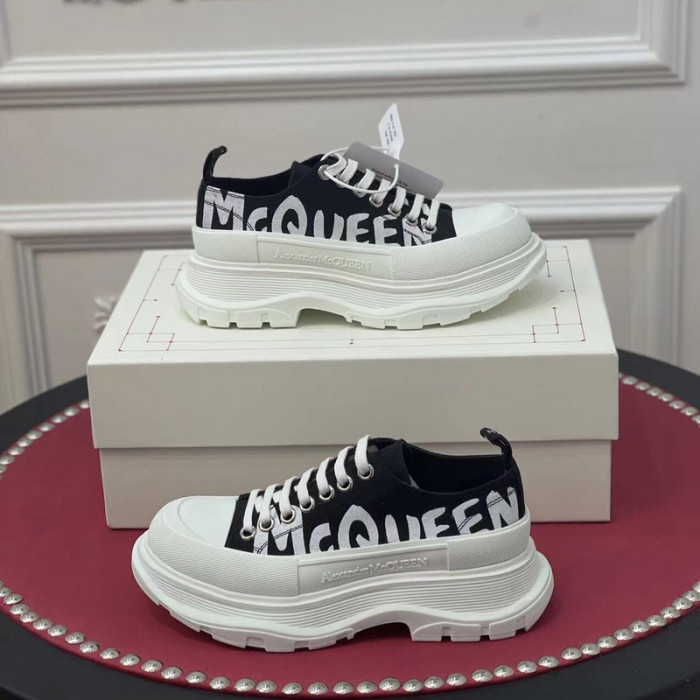 A1exa*der Mcqv*en SNEAKERS