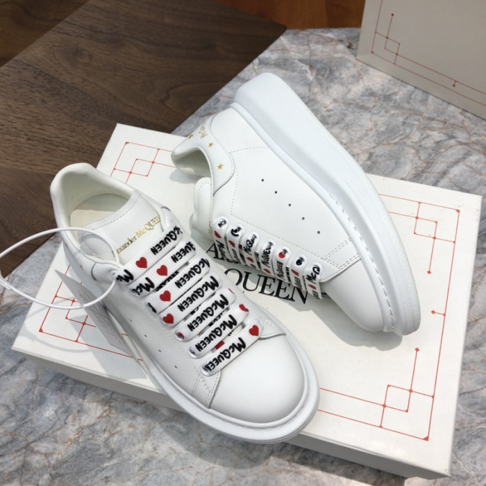 A1exa*der Mcqv*en SNEAKERS
