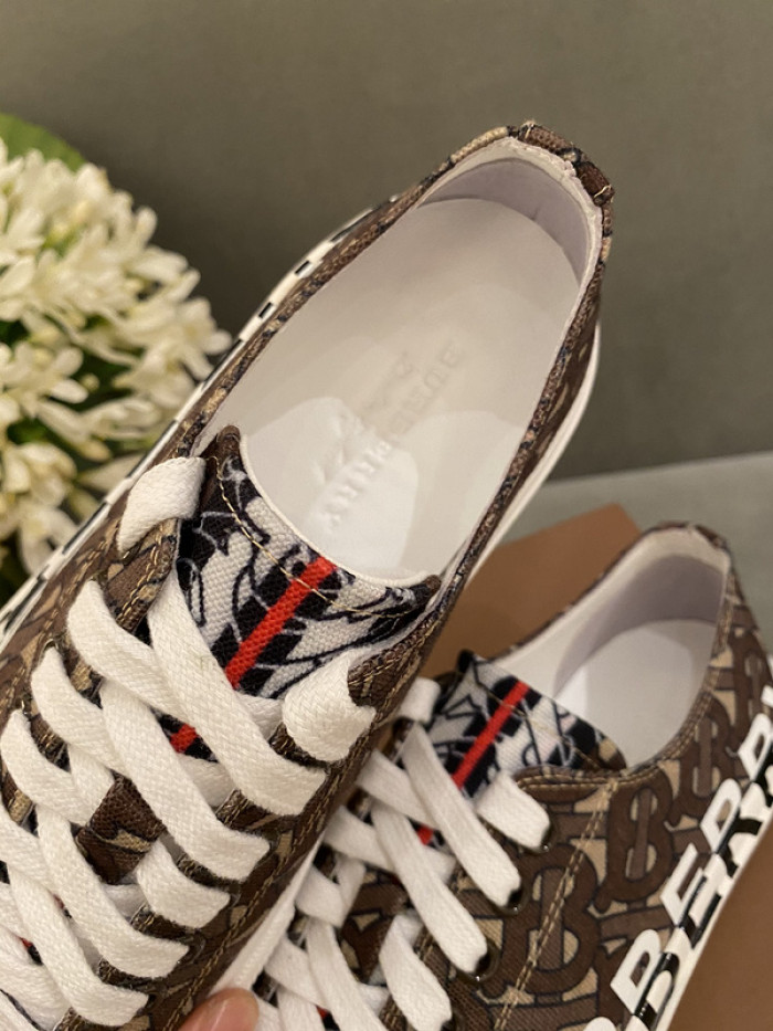 bby sneaker
