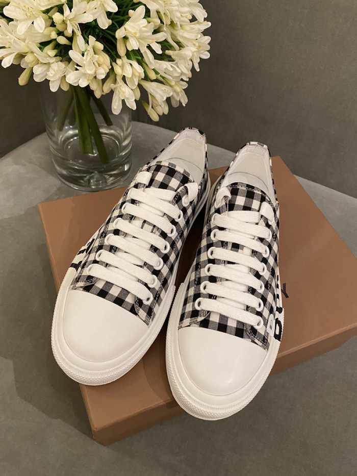 bby sneaker