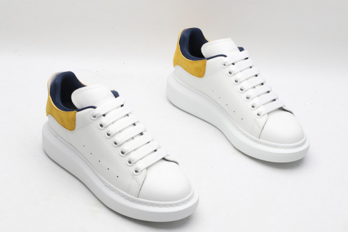 A1exa*der Mcqv*en SNEAKERS