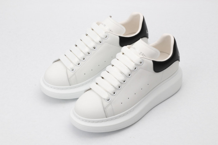 A1exa*der Mcqv*en SNEAKERS MC5563-055