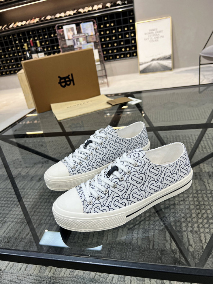bby sneaker by0052