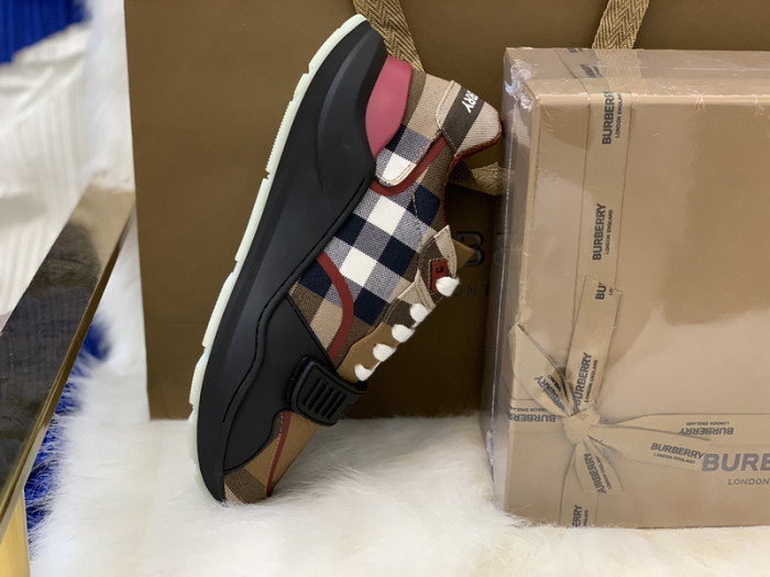 bby sneaker by0082