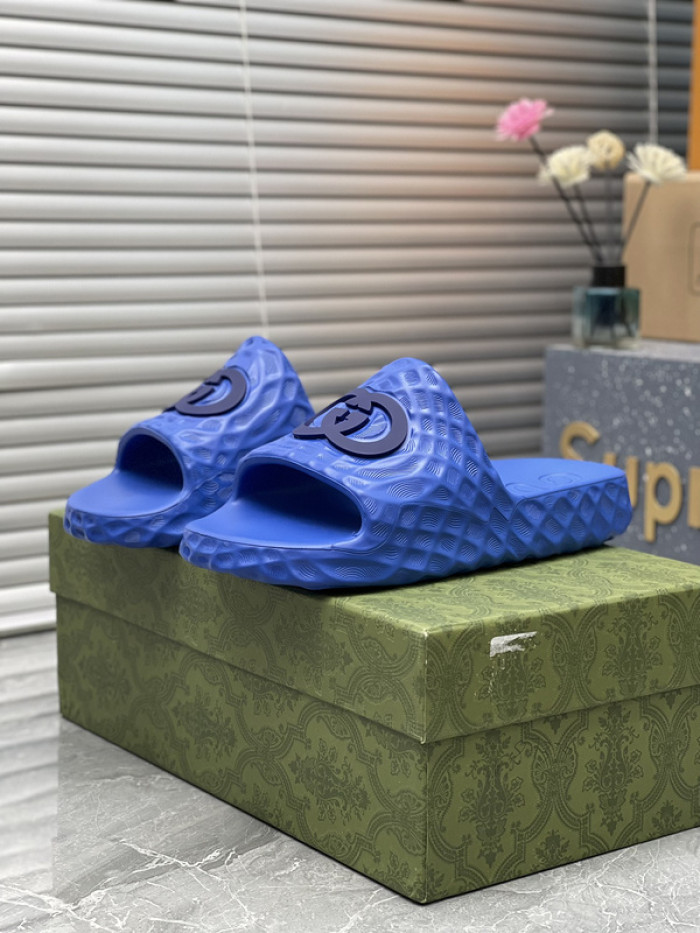 GUC* SLIPPERS DR258-077