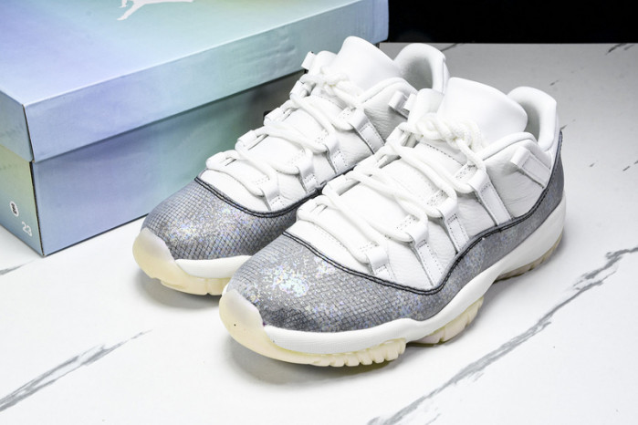 Air Jordan 11 Low 