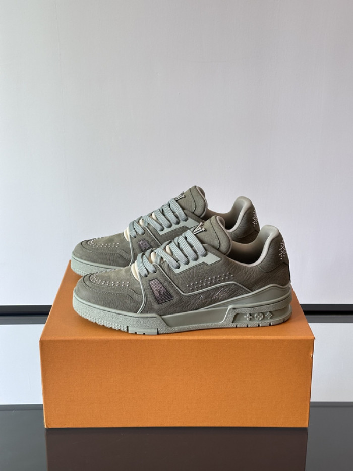 1V SNEAKERS 1V0425-210