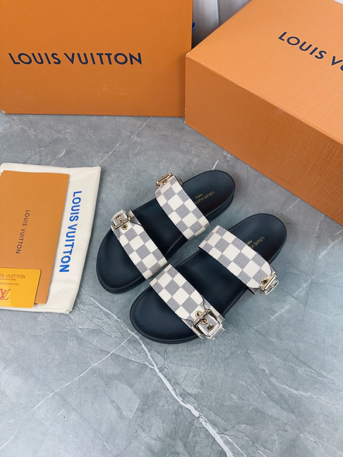 1*V SLIPPERS 11V0107-045