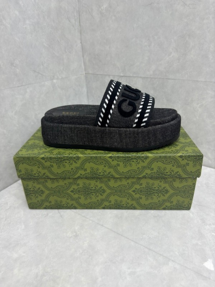 Gv*c SLIPPERS GU568-109