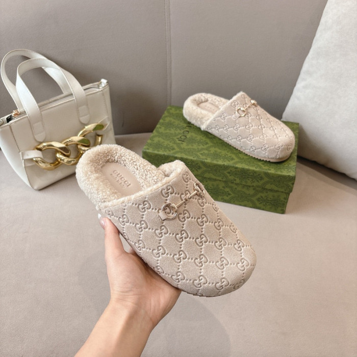 Gv*c SLIPPERS GU568-111