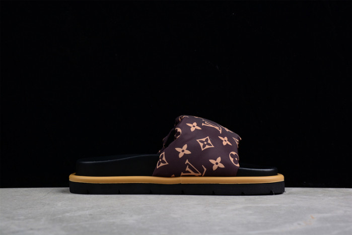 1*V SLIPPERS 11V0107-061
