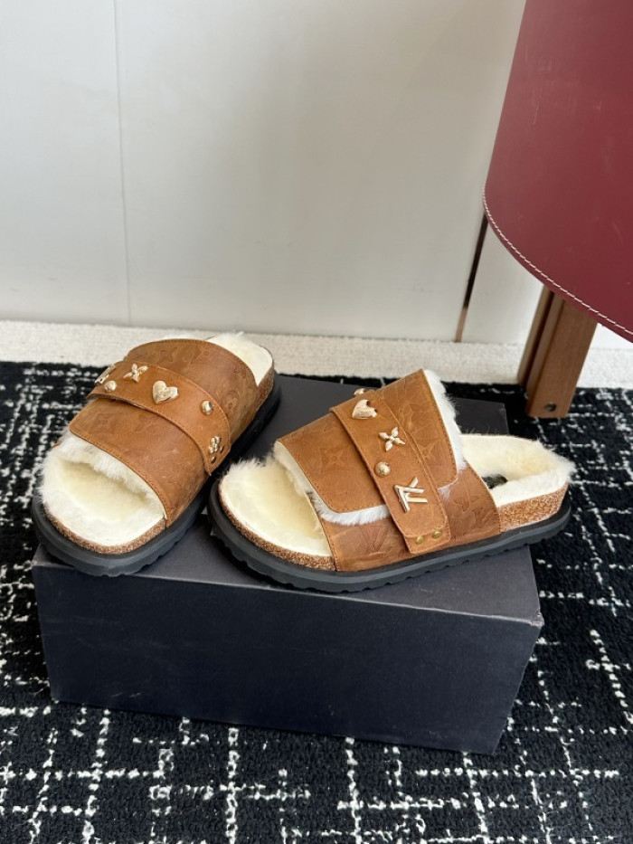 1*V SLIPPERS 11V0107-082