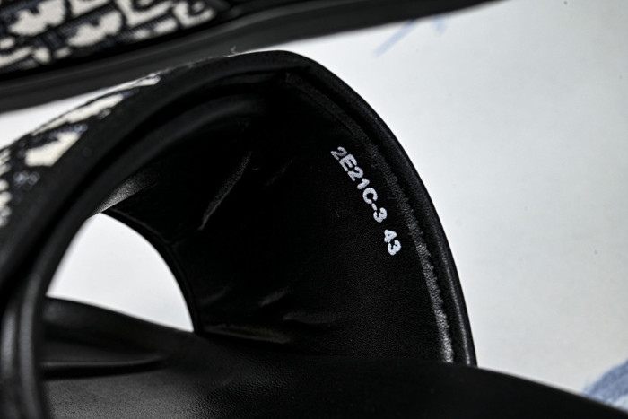 D10r SLIPPERS DS258-080