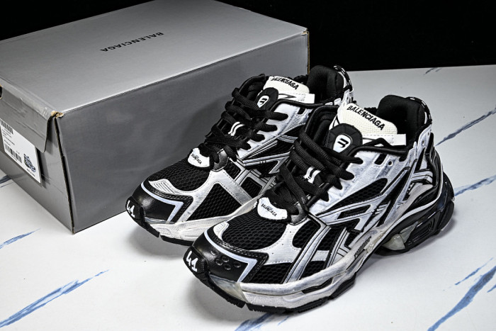 BLCG RUNNER SNEAKER LED 677403-W3RB2-9010