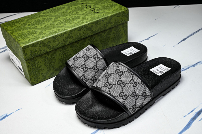 Gv*c SLIPPERS GU568-131