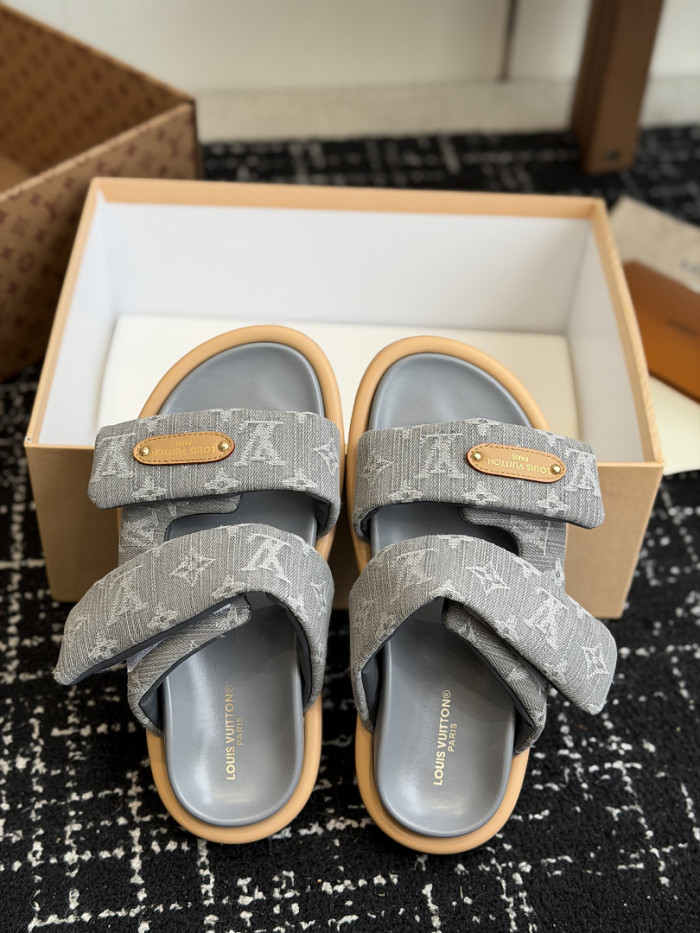 1*V SLIPPERS 11V0107-132
