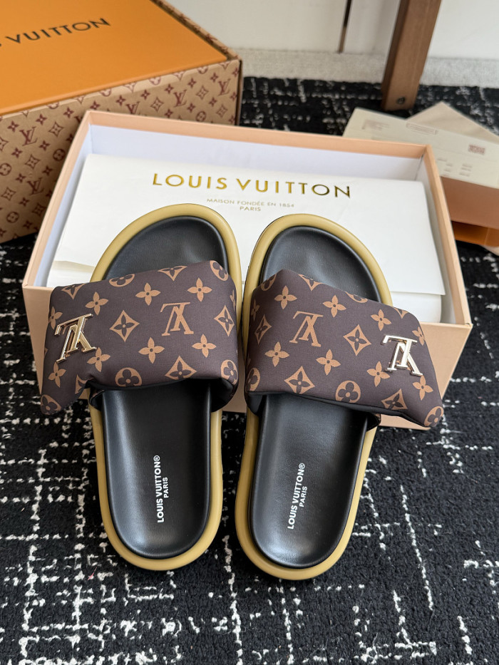 1*V SLIPPERS 11V0107-154
