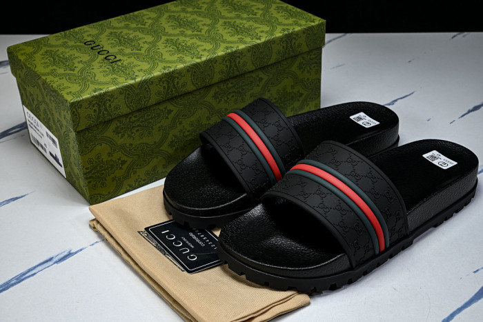 Gv*c SLIPPERS GU568-136