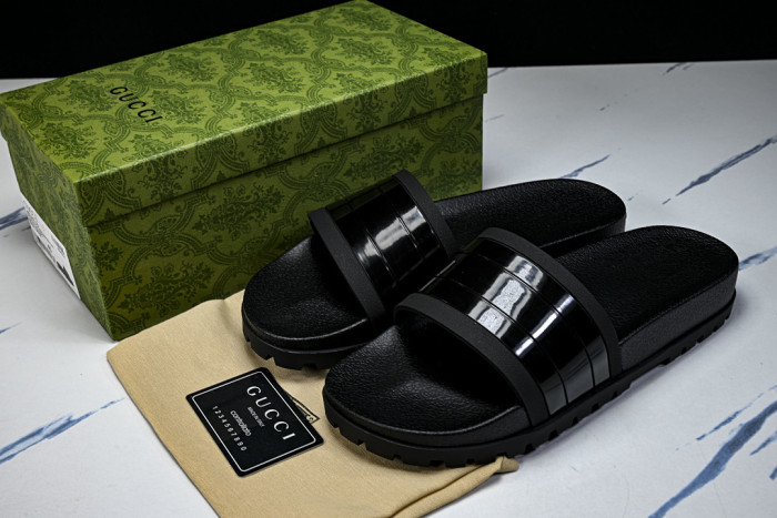 Gv*c SLIPPERS GU568-138