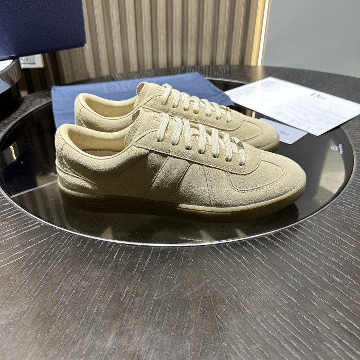 D10R SHOES B01 D896-197