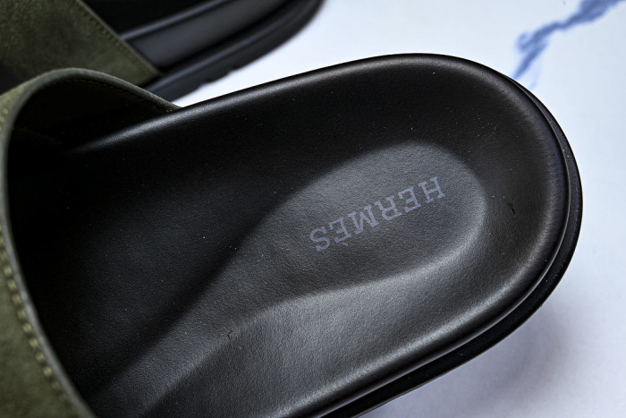 He*mes Slide CU526-2197