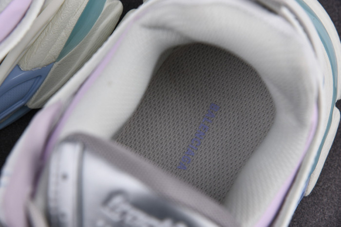 blcg track.2 white light blue 568615-w2gn3-9045
