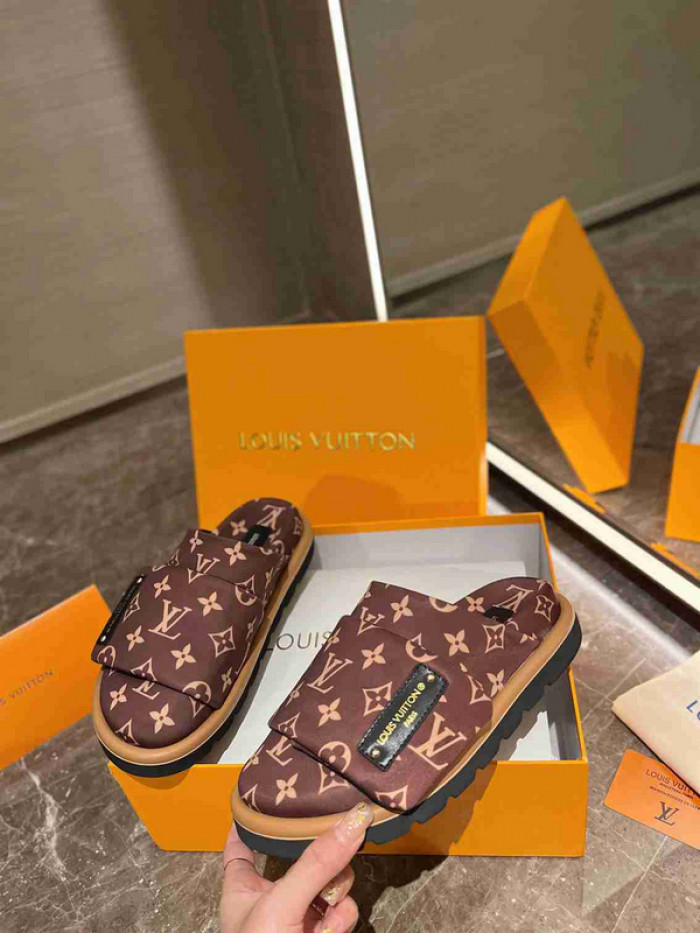 1*V SLIPPERS 11V0107-015