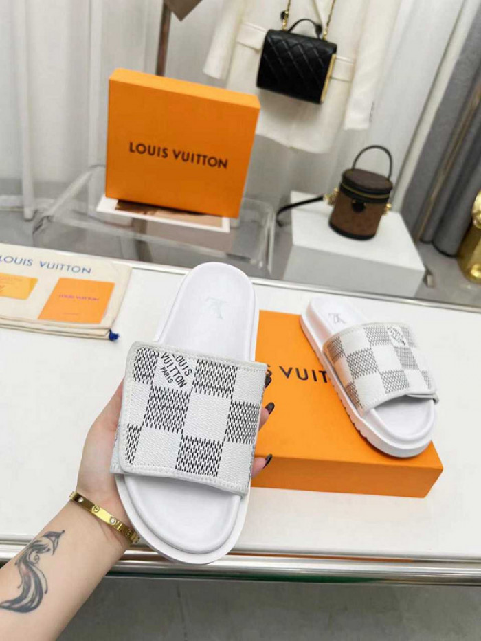 1*V SLIPPERS 11V0107-021