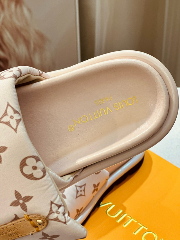 1*V SLIPPERS 11V0107-057