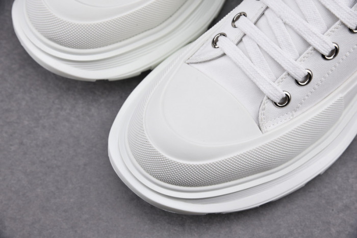 A1exa*der Mcqv*en SNEAKERS