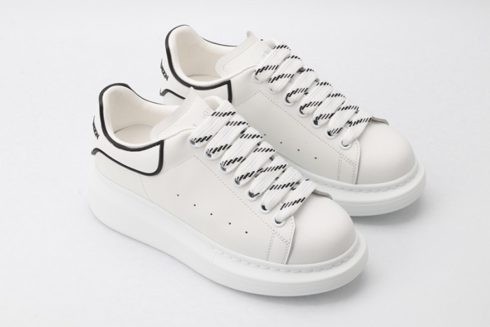 A1exa*der Mcqv*en SNEAKERS