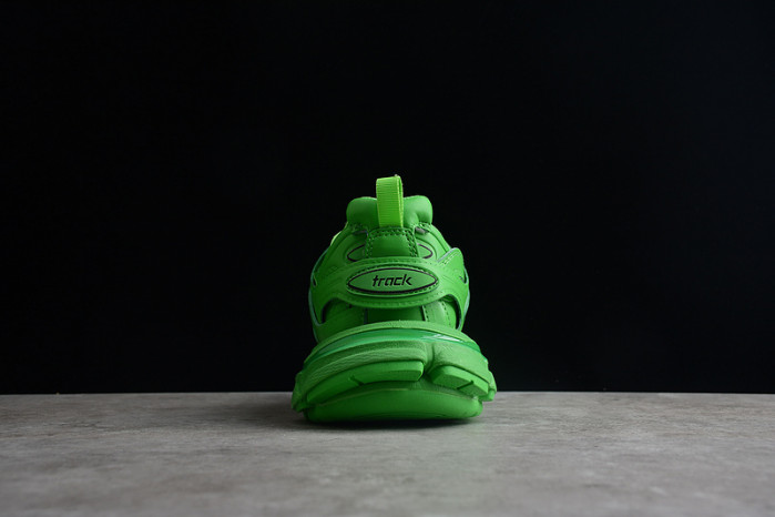 blcg track trainer green w2lb1 3951