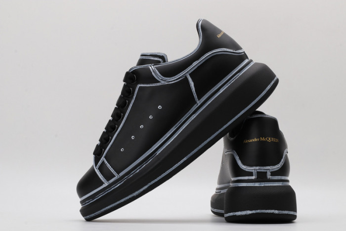A1exa*der Mcqv*en SNEAKERS