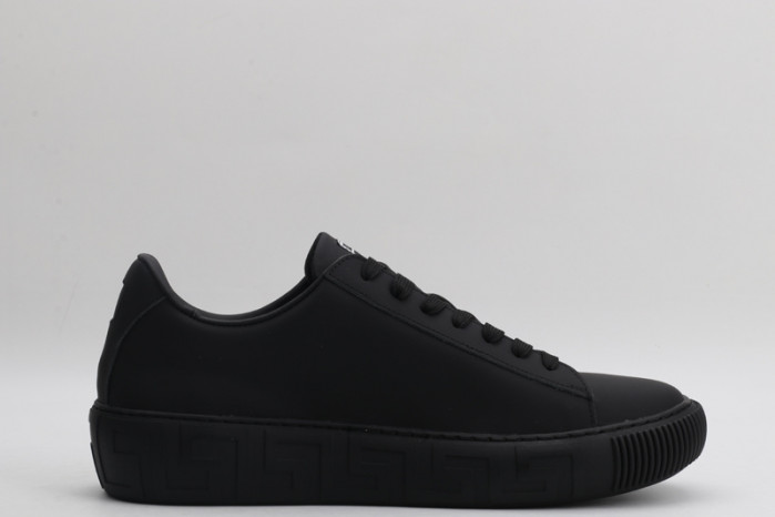 vers sneakers