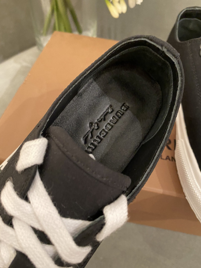 bby sneaker