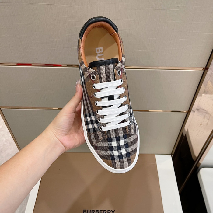 bby sneaker by0016
