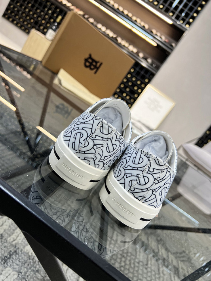 bby sneaker by0052