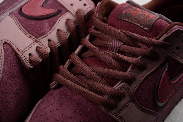 Nike SB Dunk Low "Valentine